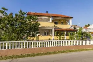 Apartments Ivica - Palit