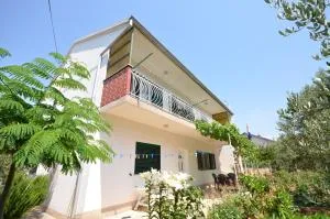 Apartment Ana - Ražine