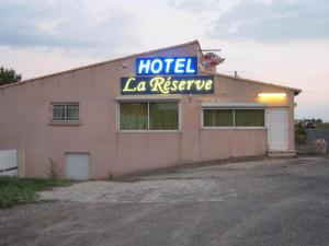 Motels Hotel La Reserve : photos des chambres