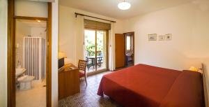 Standard Triple Room room in Hotel delle Palme