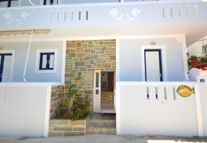 Yiannis Studios Aegina Greece