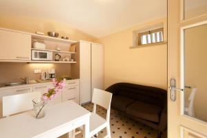 "goethezimmer" - Mini-Ferienwohnungen in der Leibnizallee