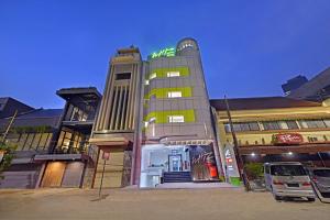 whiz hotel falatehan jakarta
