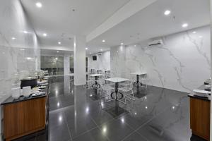 whiz hotel falatehan jakarta