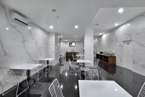 whiz hotel falatehan jakarta