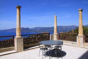 Hotels Hotel Les Roches Rouges : Chambre Double - Vue sur Jardin