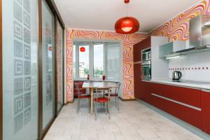 Two-storey apartment near IEC