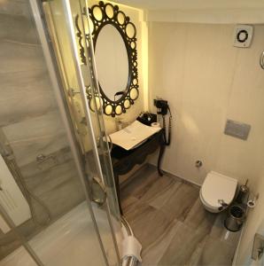 Comfort Triple Room room in Demonti Hotel