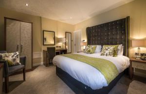 Classic Double Room room in The Golden Fleece Hotel Thirsk North Yorkshire