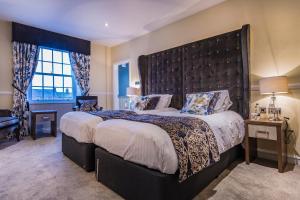 Deluxe Twin Room room in The Golden Fleece Hotel Thirsk North Yorkshire