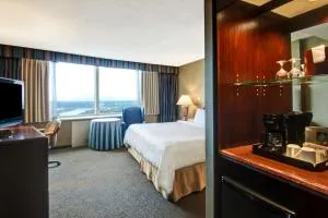 Chateau Lacombe Hotel - Edmonton