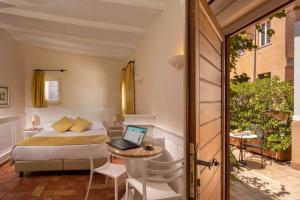 Double Room with Terrace room in Aenea Superior Inn