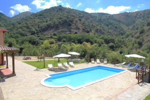 Profetina Village