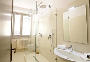 Chambre Double ou Lits Jumeaux avec Salle de Bains Privative