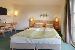 Deluxe Single Room with Balcony room in Akzent Waldhotel Rheingau