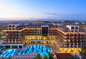 Glamour Resort & SPA