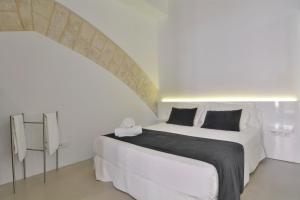  One-Bedroom Apartment with Balcony room in Lonja Suites Apartments