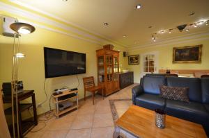 Grosses-Reethaus-17c-Duenenrose