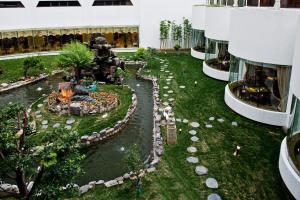 Beijing International Hotel
