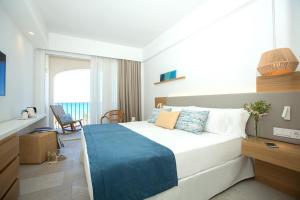 Twin Room with Lateral Sea View room in Myseahouse Flamingo - Adults Only 4* Sup
