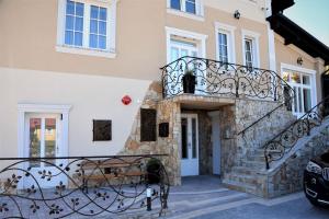 Willa Różana - Apartamenty i Pokoje Gościnne