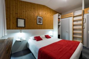 Hotels Fasthotel Thones : Chambre Double