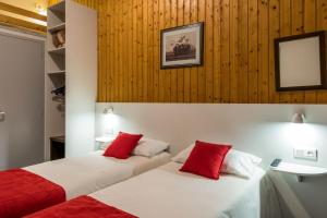 Hotels Fasthotel Thones : photos des chambres