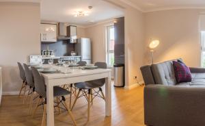 Two-Bedroom Apartment room in Glasgow East Apartments