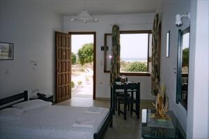 Romanzza Studios Naxos Greece