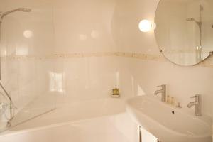 Hotels Hotel Parc Saint-Severin - Esprit de France : photos des chambres