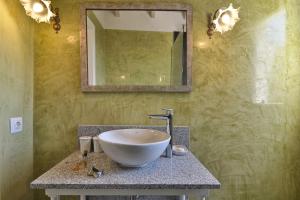 Veroniki Studios & Apartments