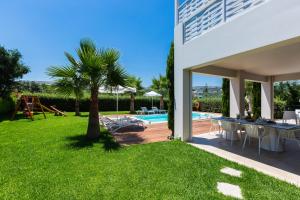 Aria Villas - Private Pool, Playground, Ping Pong & Close to Beach, By ThinkVilla