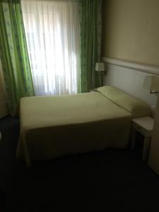 Hotels Hotel Elysee : photos des chambres