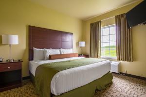 Family Room - Disability Access room in Cobblestone Hotel & Suites - Orrville