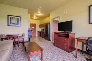 Deluxe King Suite room in Cobblestone Hotel & Suites - Orrville