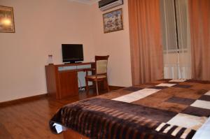 Budget Double Room room in Dian Hotel