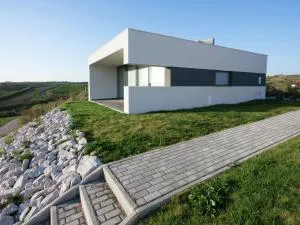 Modern villa in Lourinhã with swimming pool - Feteira