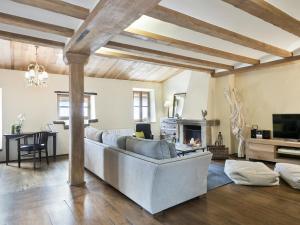 Belvilla by OYO Pink House