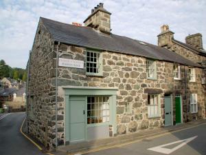 Cozy Holiday Home in Dolgellau with TV