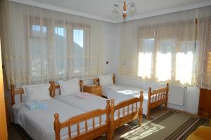 Kristal Guest House
