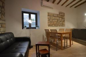 Apartment Il Cortile with garden and parking