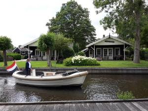 dOude Herbergh, vakantiehuizen aan het water