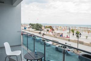 WAVE 1 Promenada Apartments