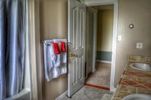 Sunny Shuswap B&B