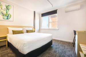 Queen Studio with Free Welcome Drink for Two Guests room in Nightcap at Hume Hotel