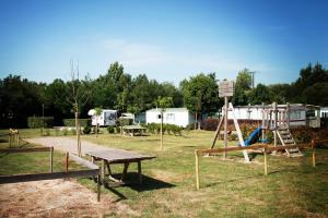 Campings Camping Au Pre de l'Etang : photos des chambres