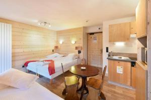 Hotels Loc'Hotel Alpen Sports : photos des chambres