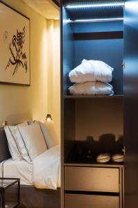 SWA1 Athens - Sleeping & Working Apartment 1