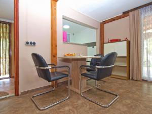 House Nikola 1422 