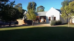 Honeylocust Guesthouse - Colesberg